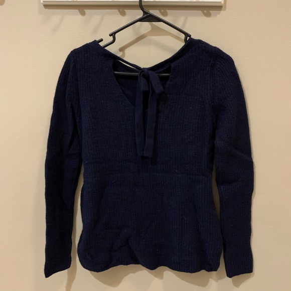 Mercy Bow V-Shape Cut Back Short Sleeve Sweater